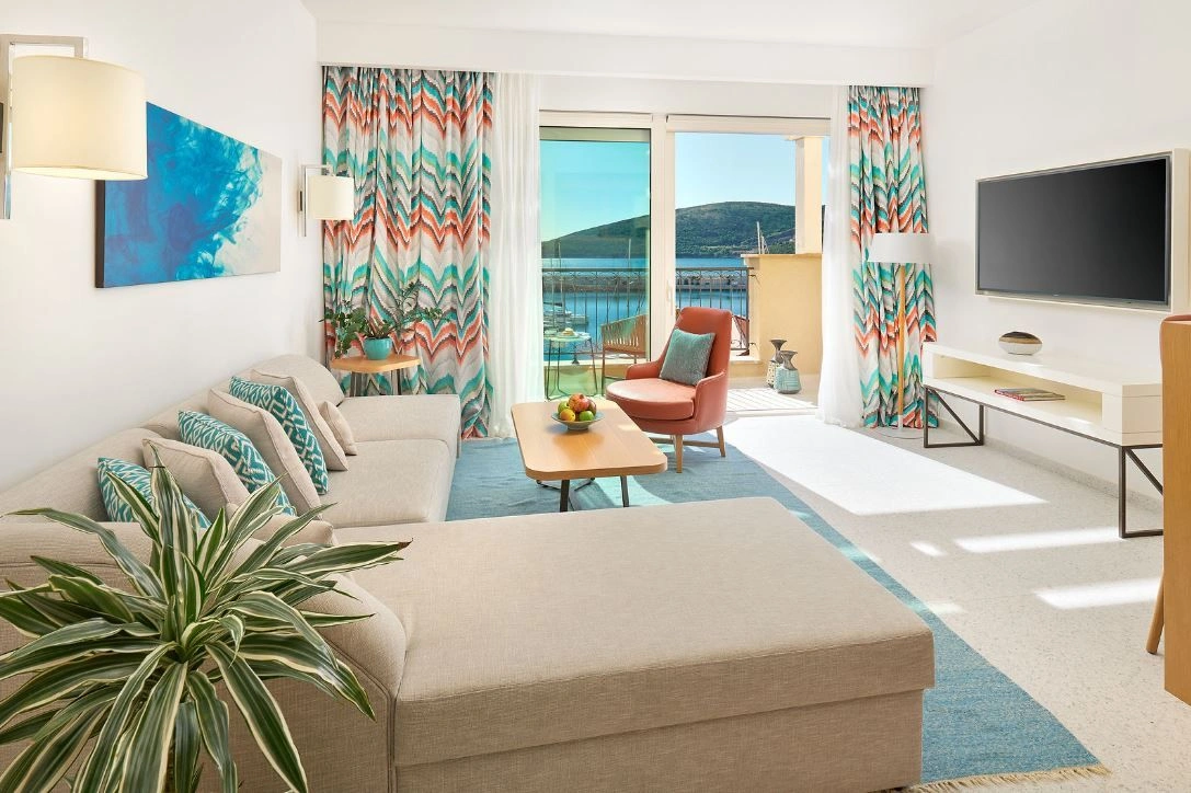 Один из семи отелей в районе Lustica Bay, Черногория