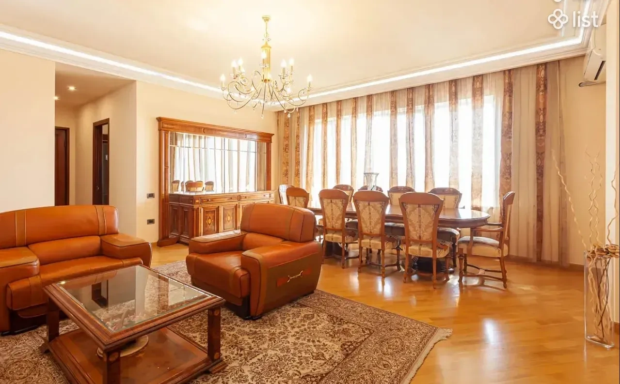 Светлая квартира 3+1 в Ереване, Армения