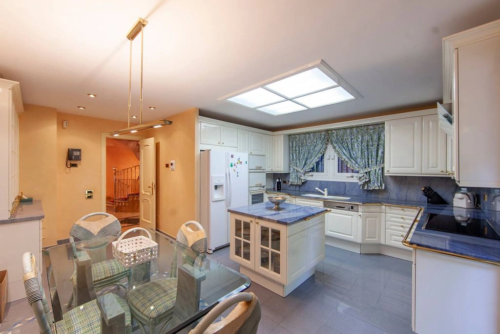 Уютная вилла 4+1 в районе Андорра-ла-Велья, Андорра