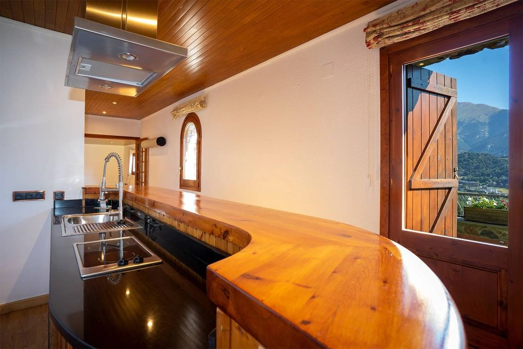 Уютная вилла 4+1 в Сиспони, Андорра