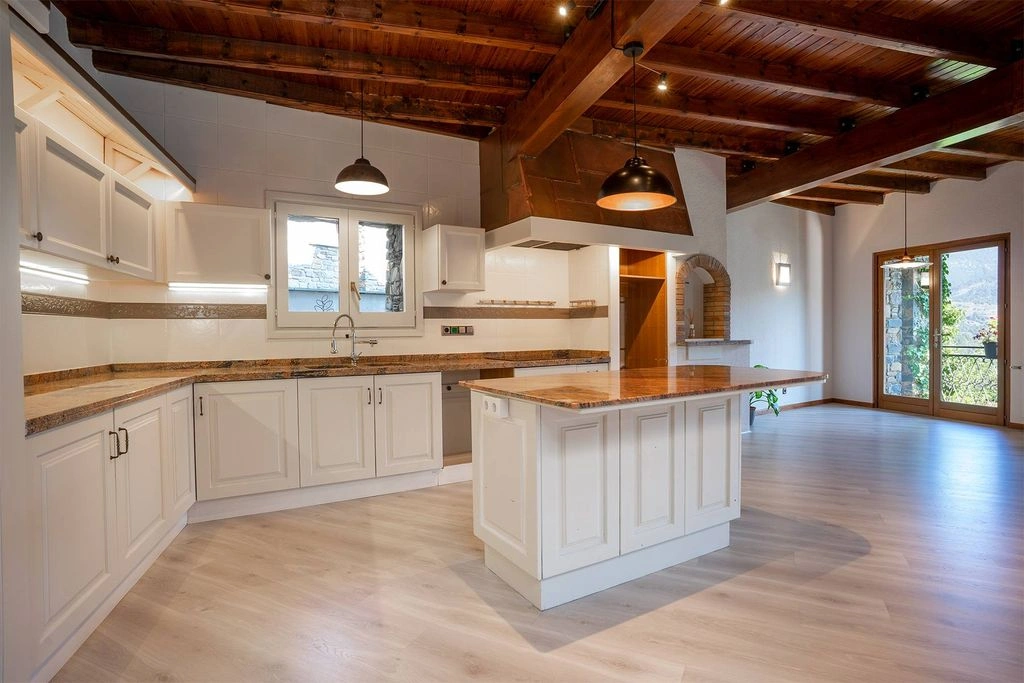 Уютная вилла 4+1 в Сиспони, Андорра