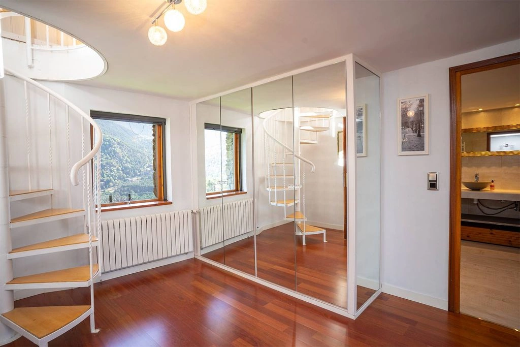 Уютная вилла 4+1 в Сиспони, Андорра