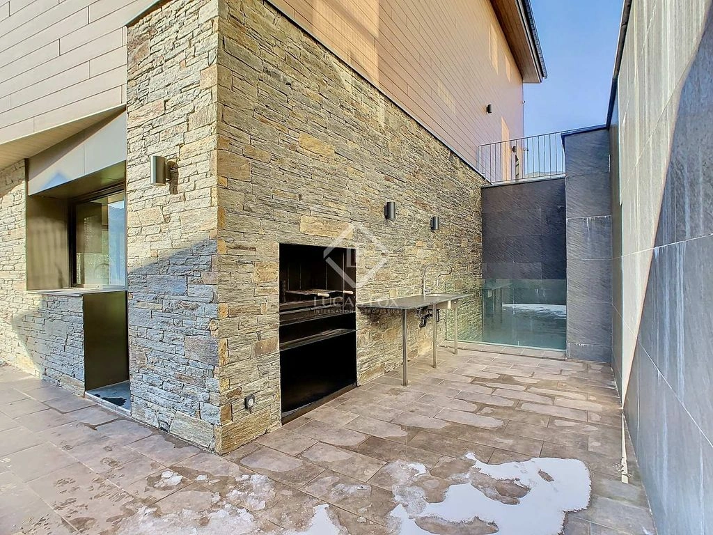 Просторная вилла 247 m2 в Эскальдес-Энгордани, Андорра