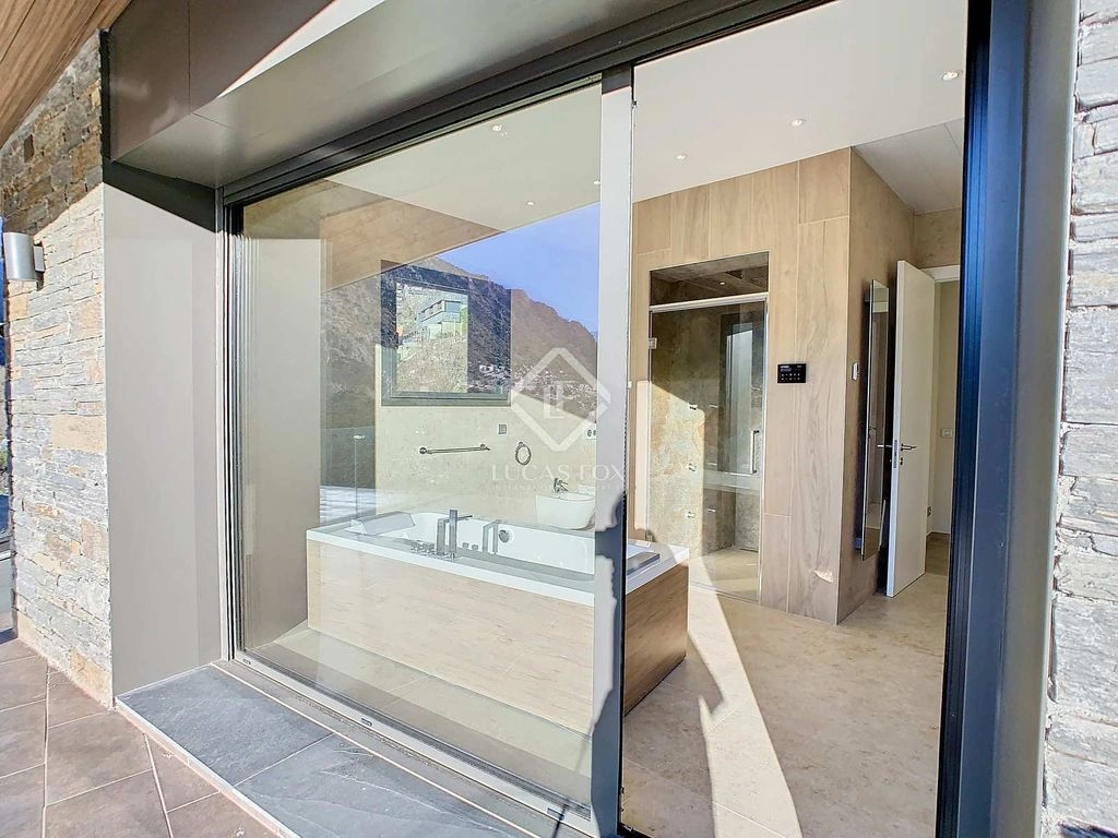 Просторная вилла 247 m2 в Эскальдес-Энгордани, Андорра