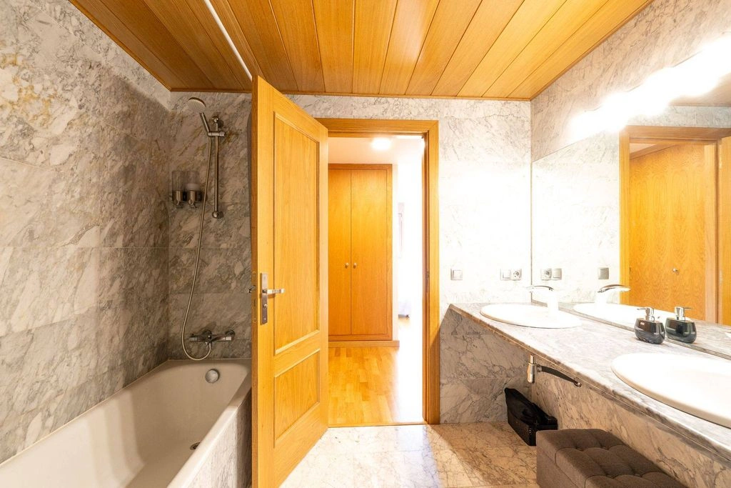 Просторный дуплекс 167 м² в Эскальдес-Энгордань, Андорра