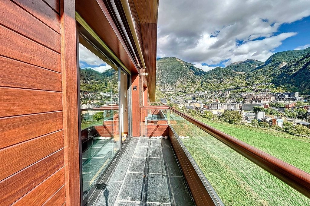 Просторный пентхаус 160 м² в Энкампе, Андорра