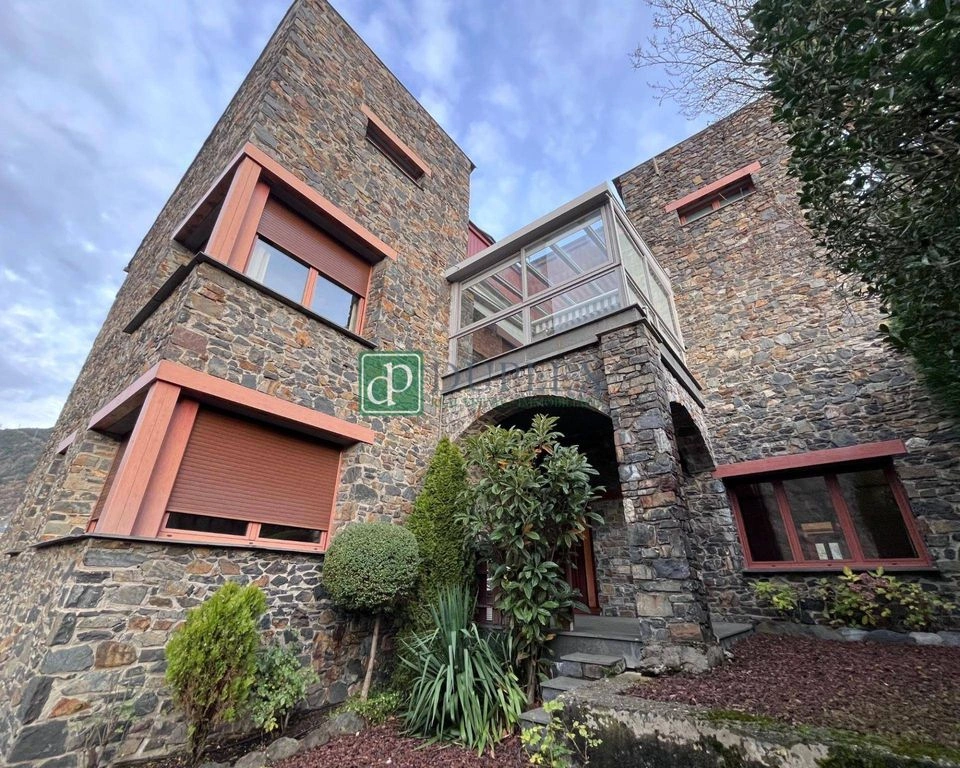 Просторный дом с четырьмя спальнями в Энкампе, Андорра