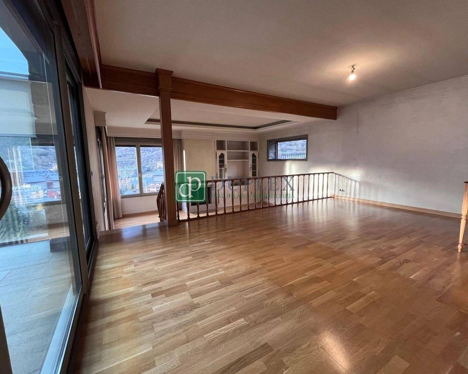 Просторный дом с четырьмя спальнями в Энкампе, Андорра