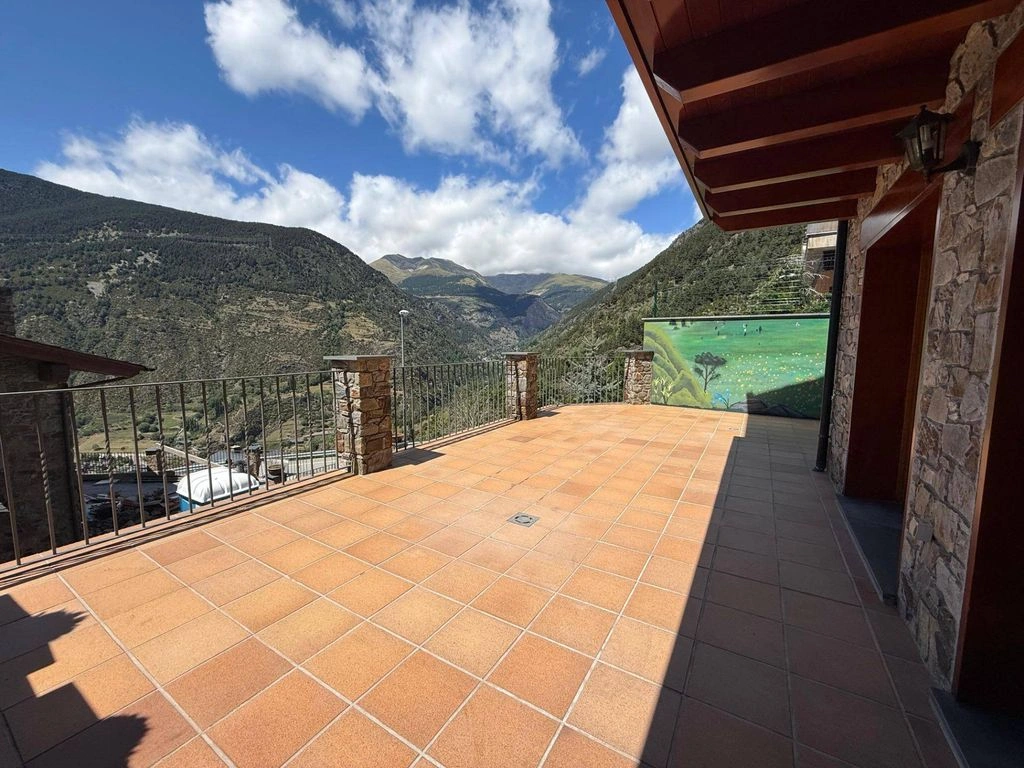 Просторный дом 320 м² в Энкампе, Андорра