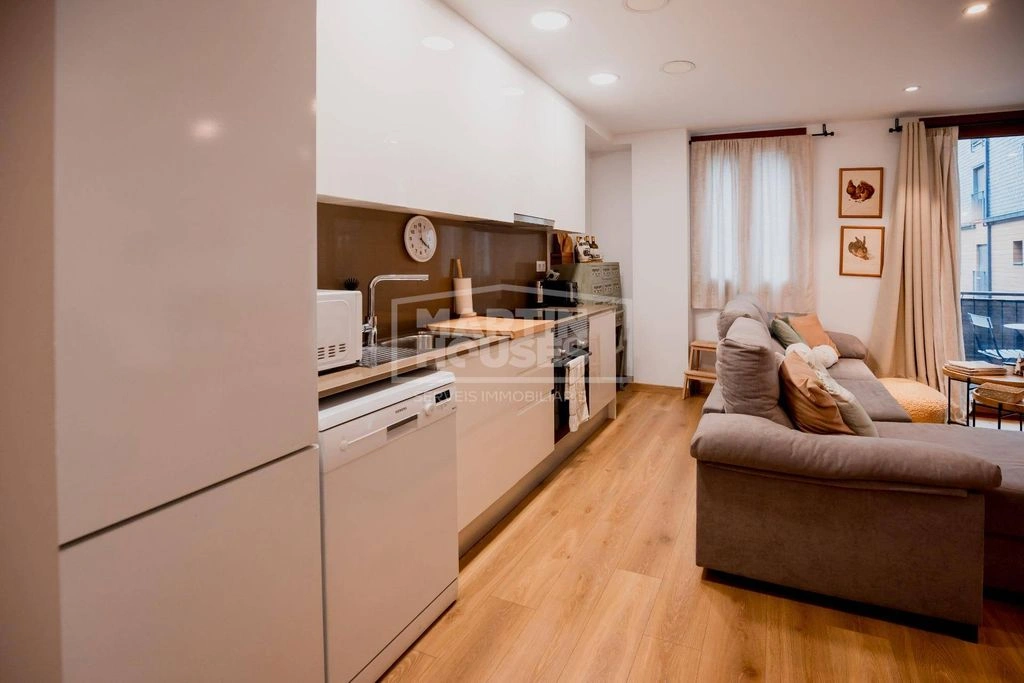 Светлая 2‑комнатная квартира в Энкампе, Андорра