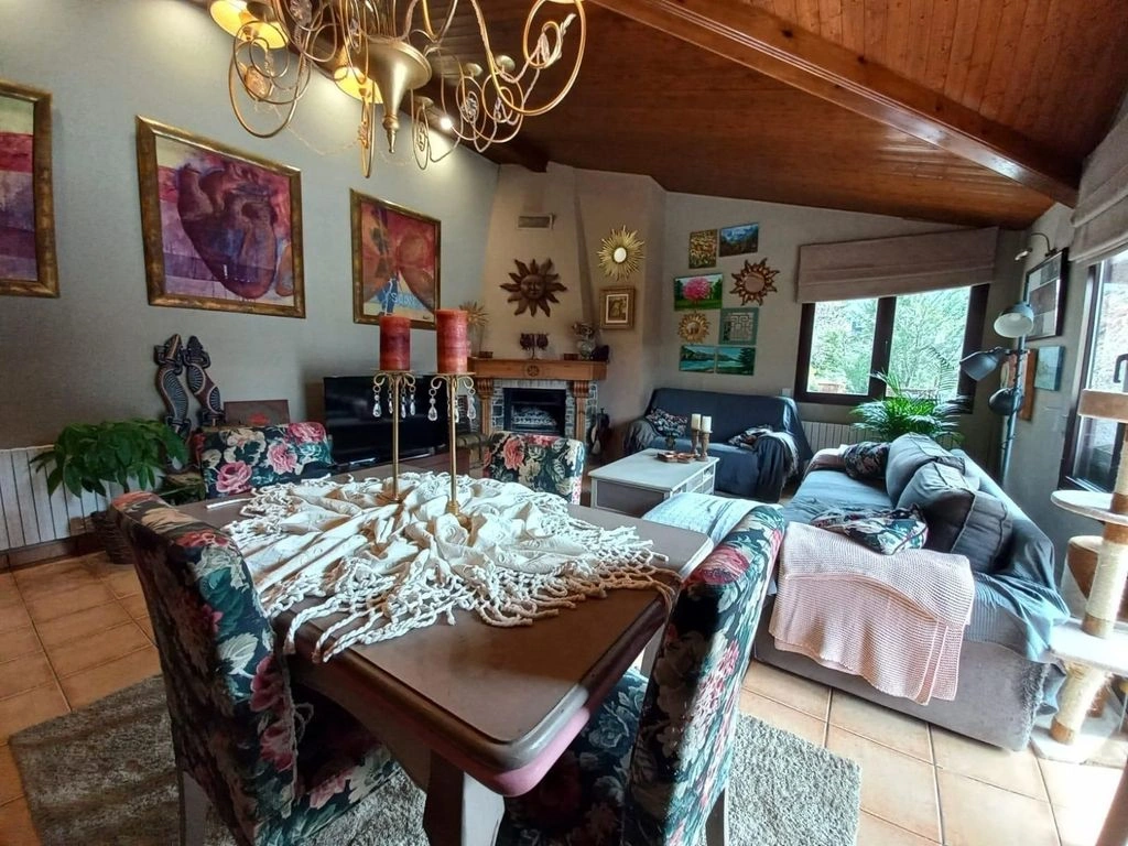 Престижный пентхаус с тремя спальнями в Энкамп, Андорра