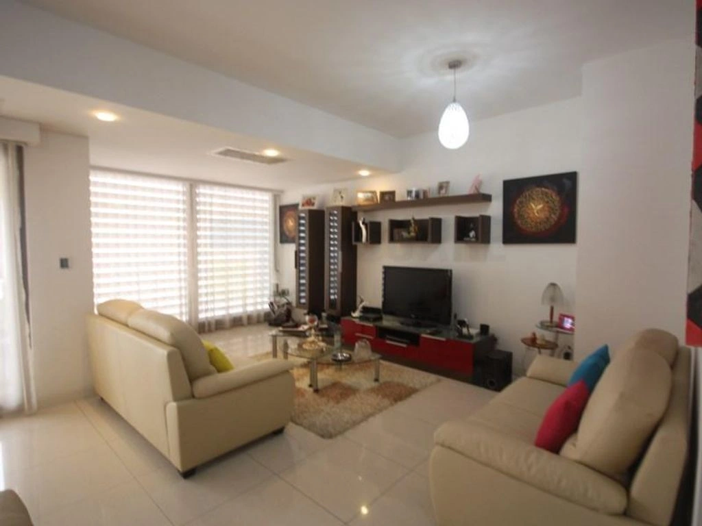 Семейная квартира 4+1 в Луанде, Анголе