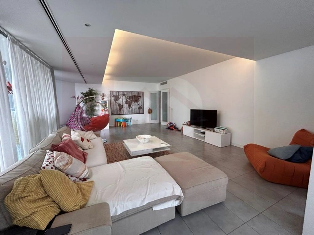 Обновлённая квартира 3+1 в Луанде, Ангола