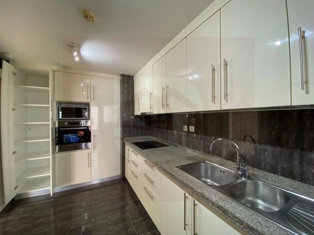 Квартира с мебелью, 150 м² в Луанде, Ангола