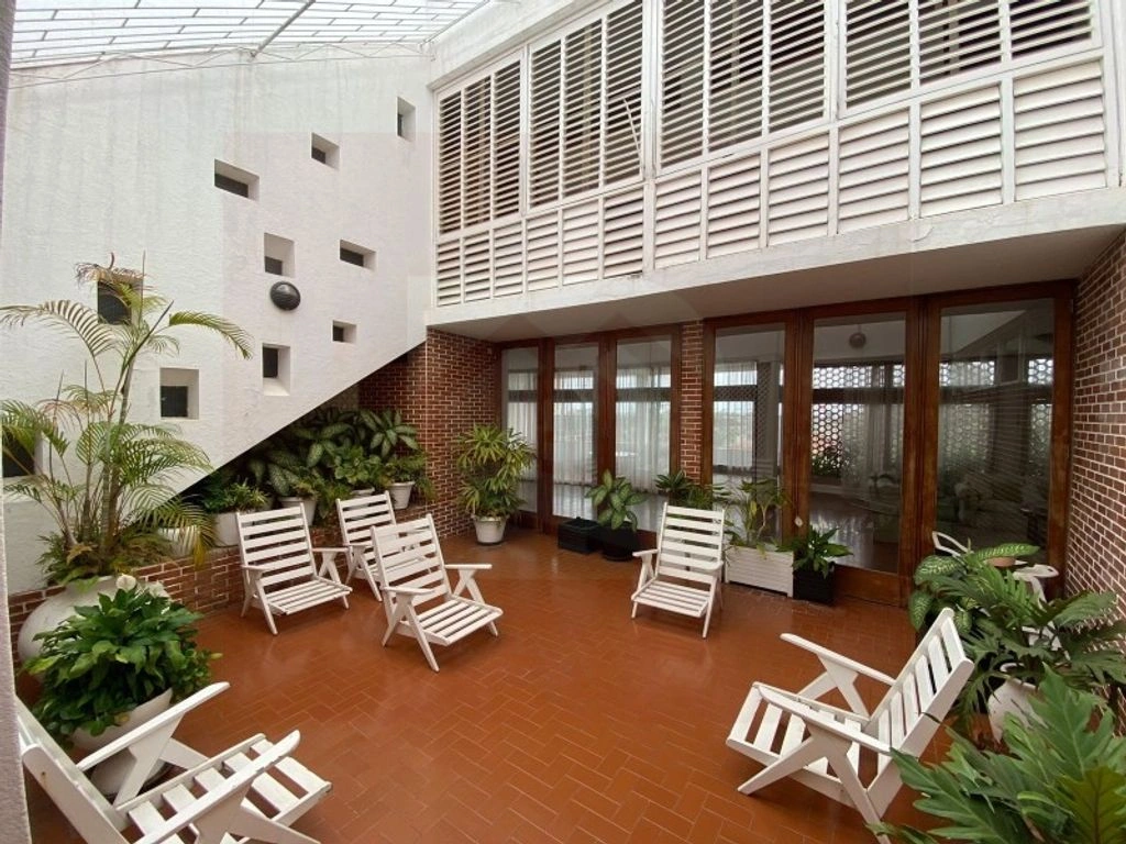 Уютный дом 4+1 в Луанде, Ангола