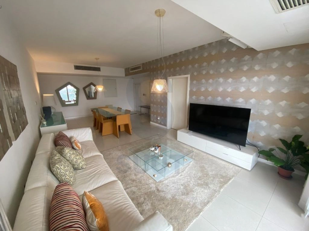 Просторная квартира 3+1 в Луанде, Ангола