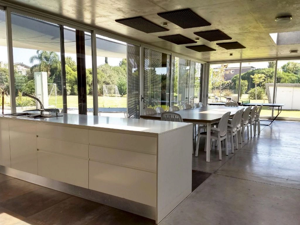 Обновлённый дом 4+1 в Росарио, Аргентина