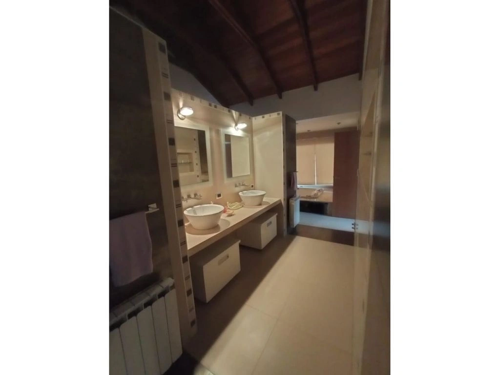 Роскошный дом 370 m² в Росарио, Аргентина