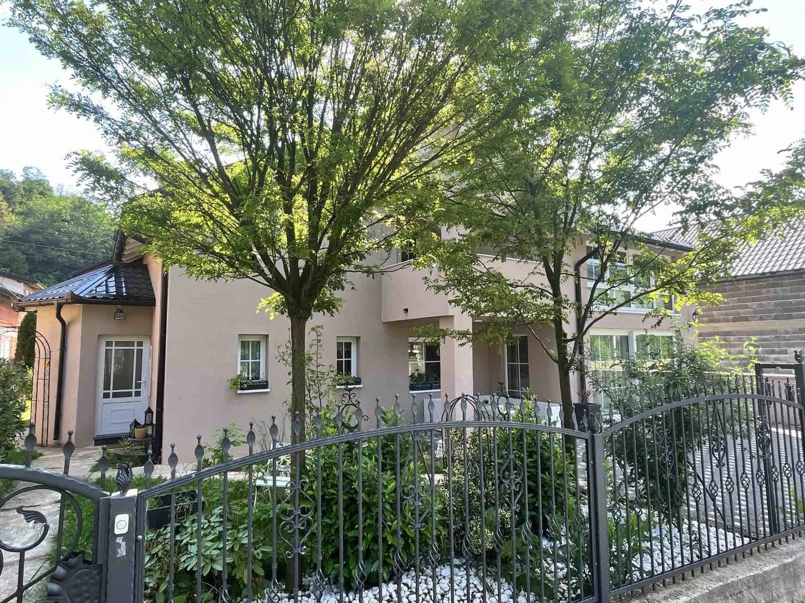 Уютный дом 5+1 в Сараево, Босния и Герцеговина