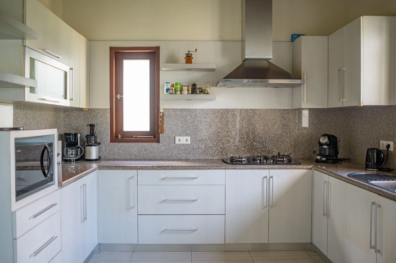 Вилла площадью 250 м2 в самом сердце Бервы, Чангу