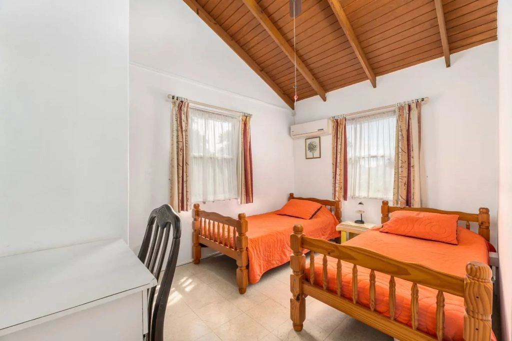 Дом с видом на море в Спейтстауне, Барбадос (#OBb 20-09)