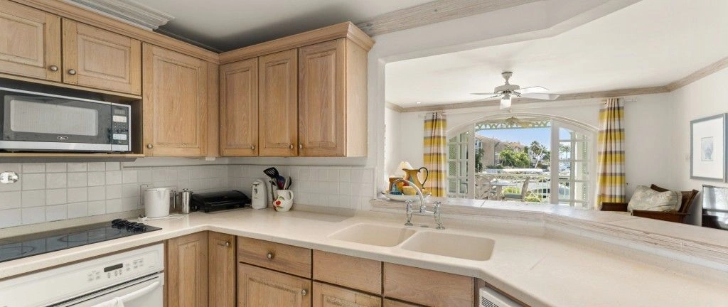 Квартира с мебелью в Спейтстауне, Барбадос (#OBb 20-21)