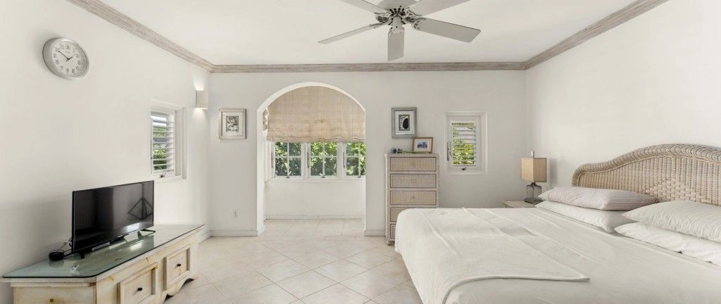 Квартира с мебелью в Спейтстауне, Барбадос (#OBb 20-21)