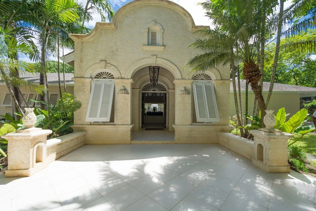 Просторный дом с бассейном в Хоултауне, Барбадос (#OBb 20-30)