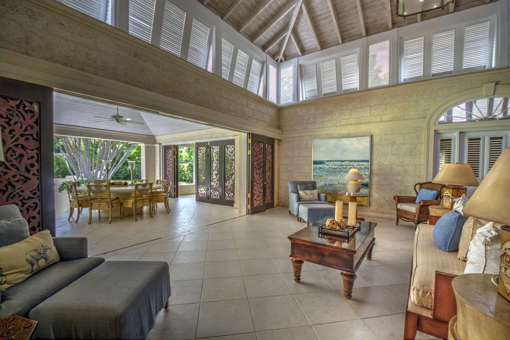 Просторный дом с бассейном в Хоултауне, Барбадос (#OBb 20-30)