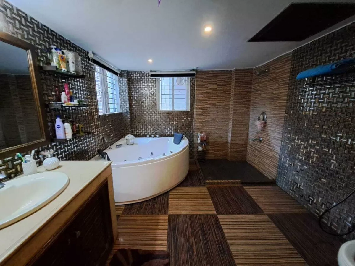 Квартира с мебелью 350 m2 в Дакке, Бангладеш