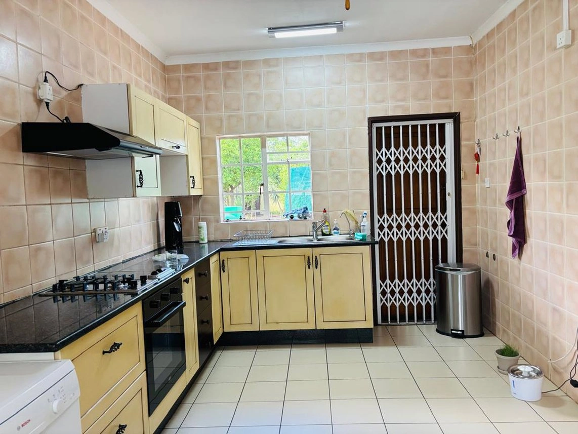 Просторный дом 4+1 в Габороне, Ботсвана