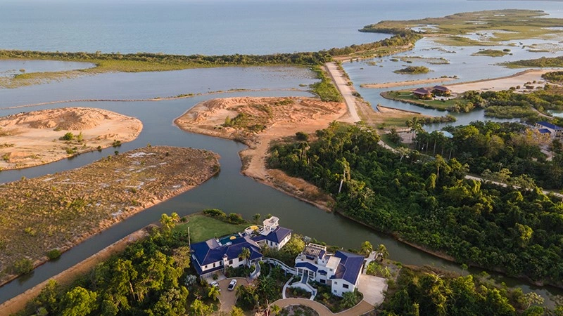 Просторный дом 8+1 в Плейсенсии, Белиз