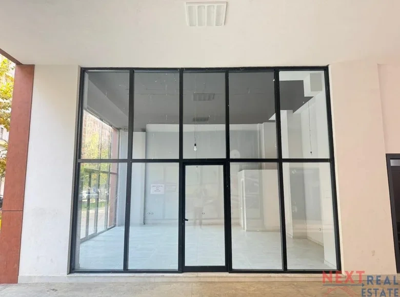 Современное коммерческое помещение 75 м² в Тиране, Албания