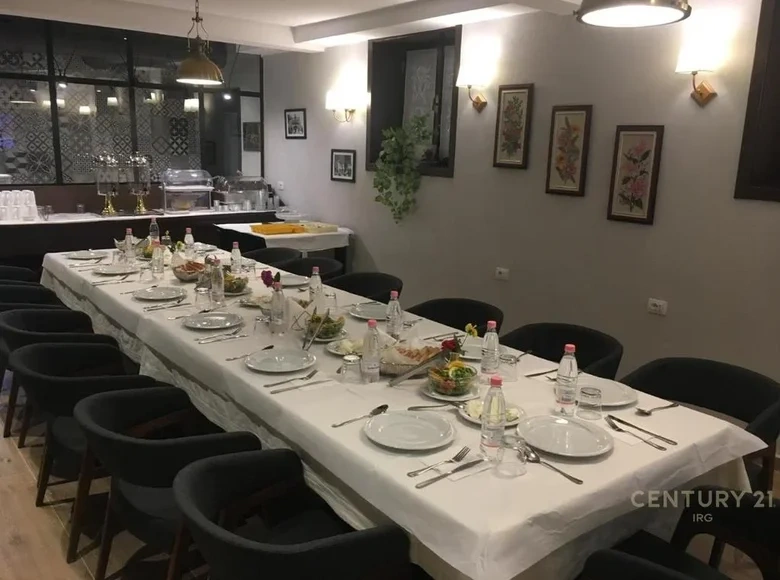 Премиальный отель 1600 m² в Тиране, Албания