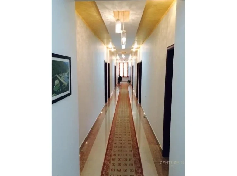 Премиальный отель 1600 m² в Тиране, Албания