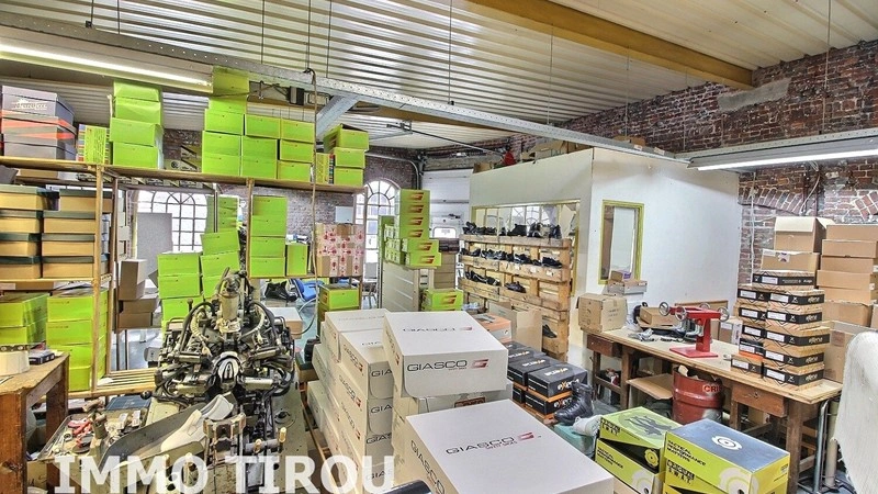 Торговое помещение 475 m² в Шарлеруа, Бельгия