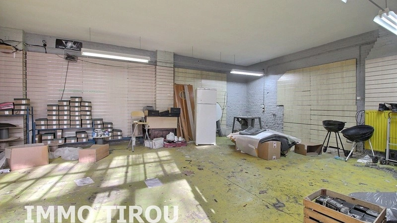 Торговое помещение 475 m² в Шарлеруа, Бельгия