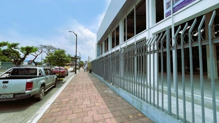 Отремонтированное коммерческое помещение 2200 m2 в Гуаякиле, Эквадор