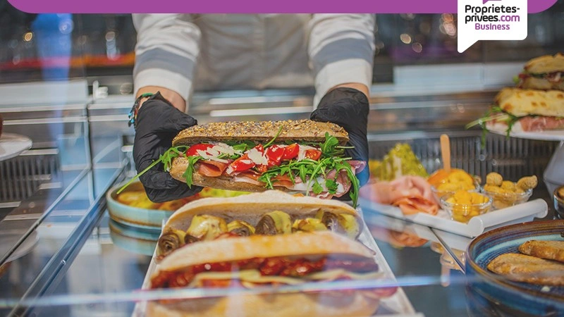 Престижное помещение под кафе 55 м² в Марселе, Франция