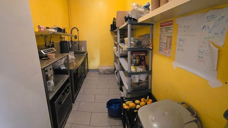 Престижное помещение под кафе 55 м² в Марселе, Франция