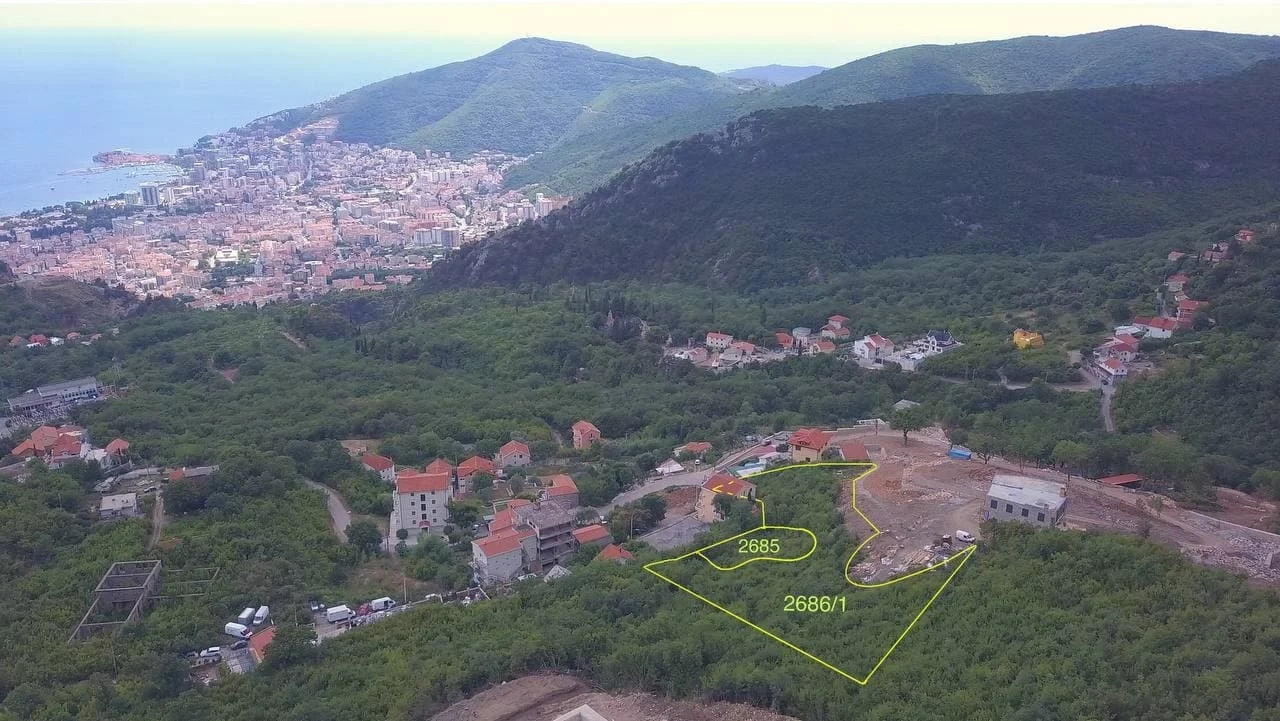 Участок площадью 5785 м2 для частного строительства в Будве, Черногория