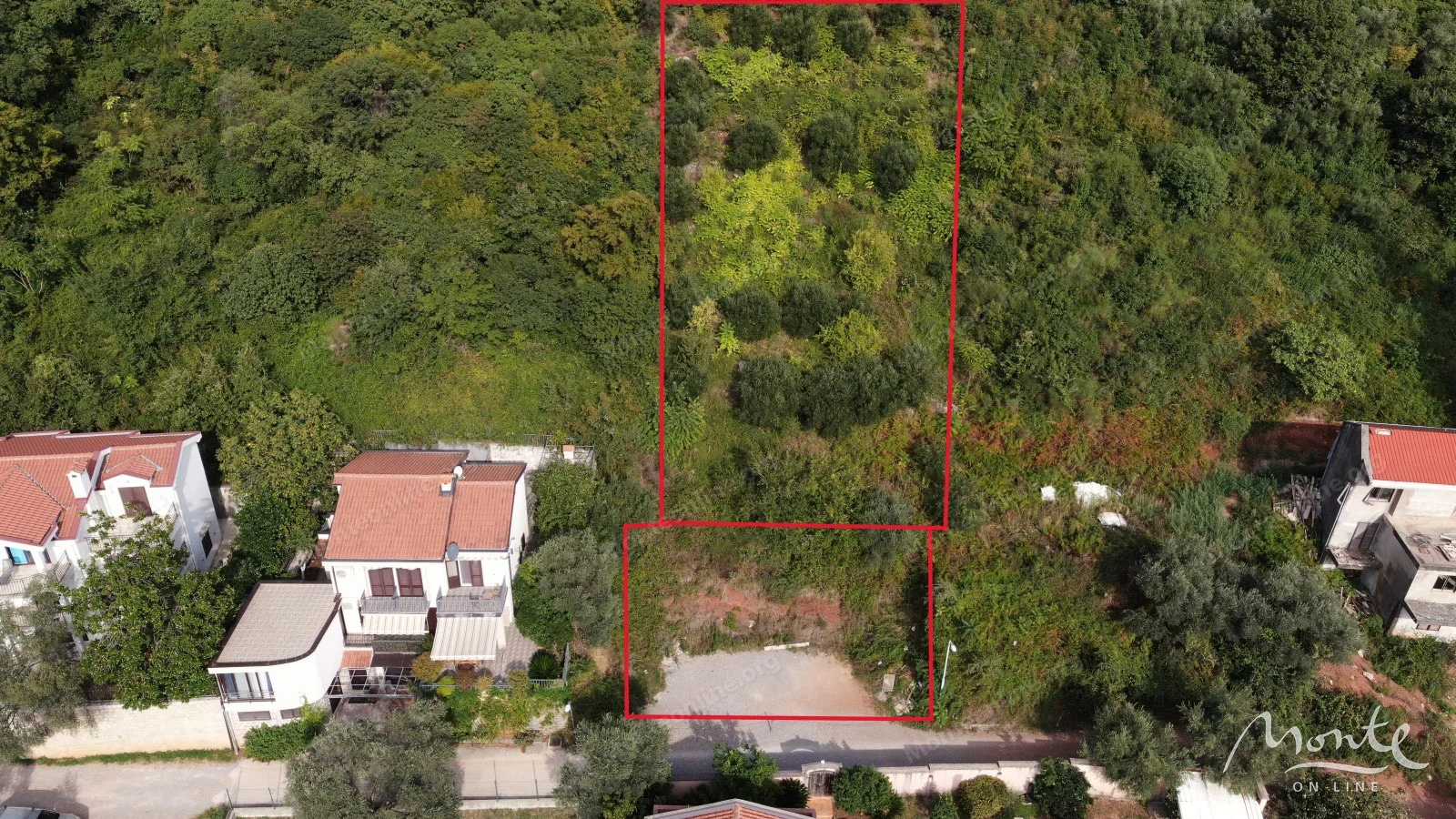 Участок площадью 3113 м2 для строительства городских вилл в Будве, Черногория