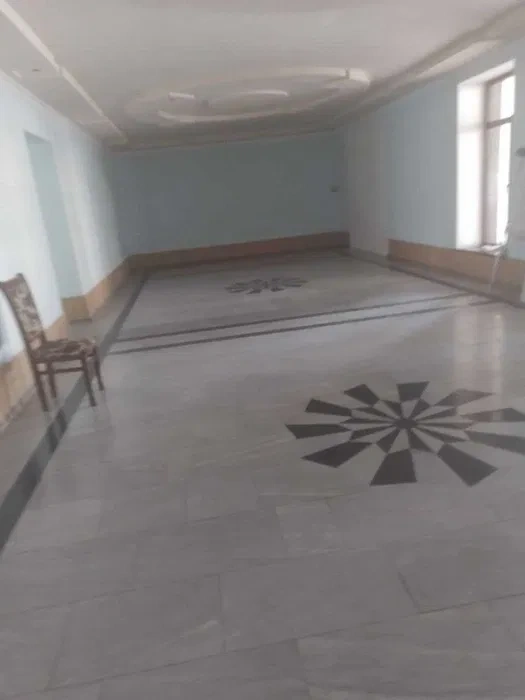 Функциональное коммерческое помещение 544 m² в Андижане, Узбекистан