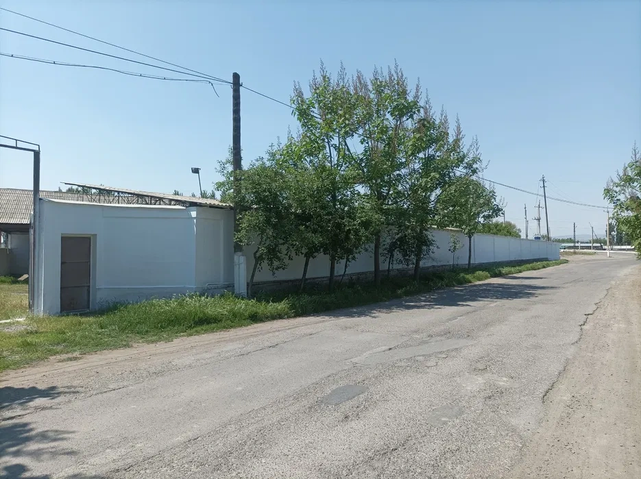 Универсальное коммерческое помещение 41 m² в Намангане, Узбекистан