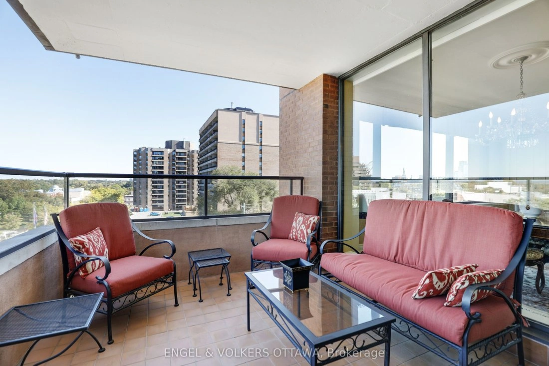 Светлая квартира 2+1 в Оттаве, Канада