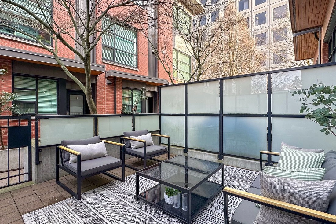 Просторный таунхаус 2+1 в Ванкувере, Канада