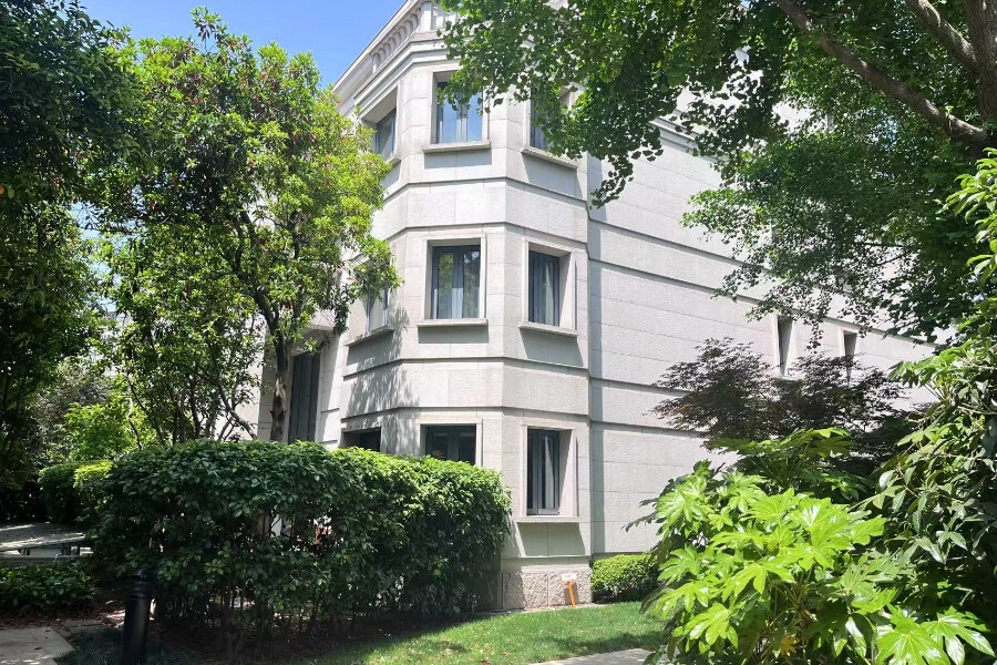 Светлая квартира 330 м² в Шанхае, Китай