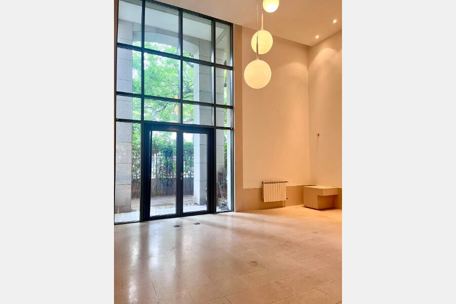 Светлая квартира 330 м² в Шанхае, Китай