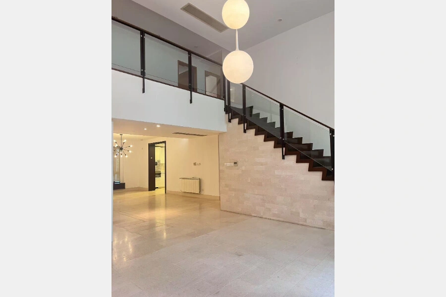 Светлая квартира 330 м² в Шанхае, Китай