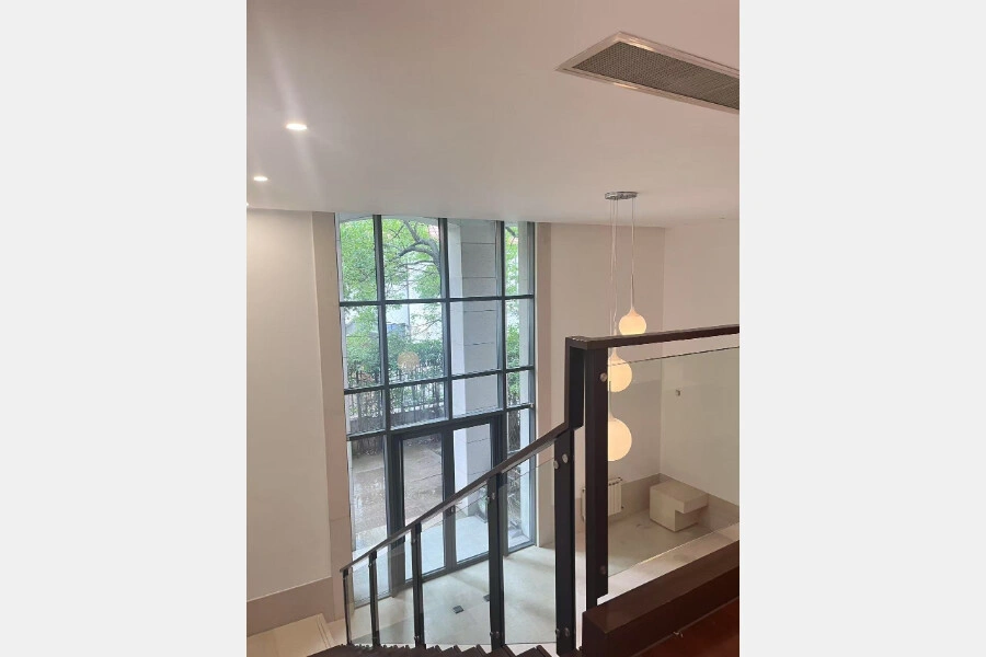 Светлая квартира 330 м² в Шанхае, Китай